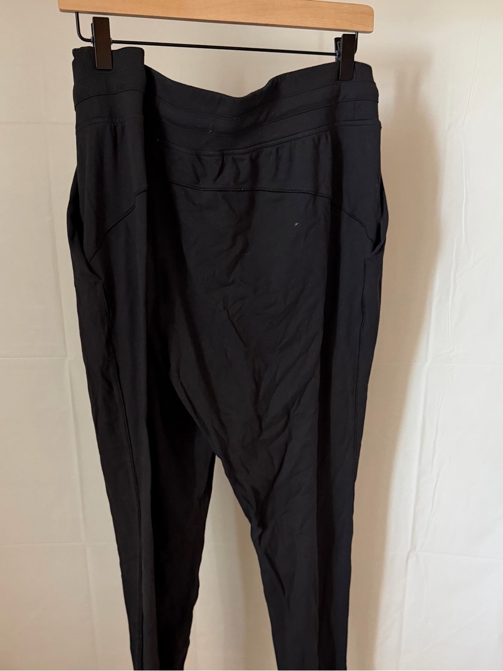 Lululemon joggers size 16 - Picture 2 of 4